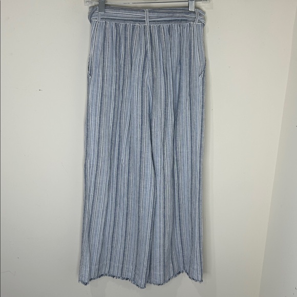 NWOT CLOTH & STONE Linen Blend Raw Hem Cropped Pants Blue Stripe Size Small - Picture 3 of 15